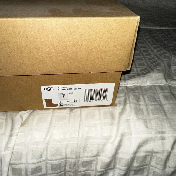 Women’s Ugg boots - Picture 4 of 5